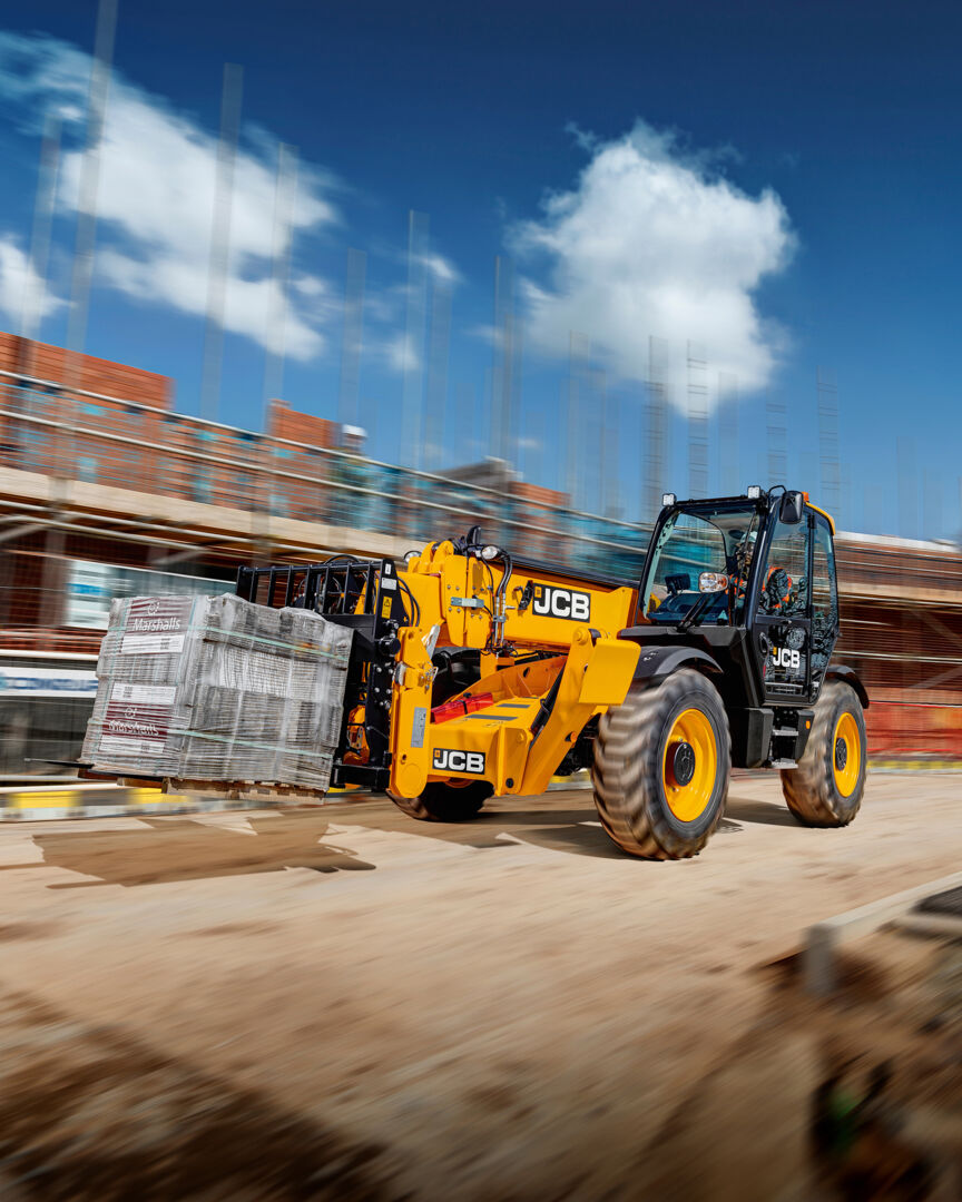 In glorious Glasgow sunshine we take delivery of our new JCB đź‘Ť, By Rowebb Ltd
